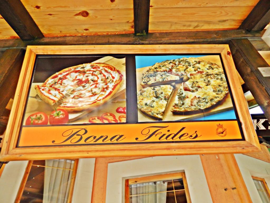 Caffe Pizzeria I Apartmani Bona Fides Nm Nova Varoš Exteriér fotografie